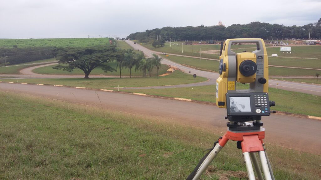Levantamento Topográfico Planialtimétrico